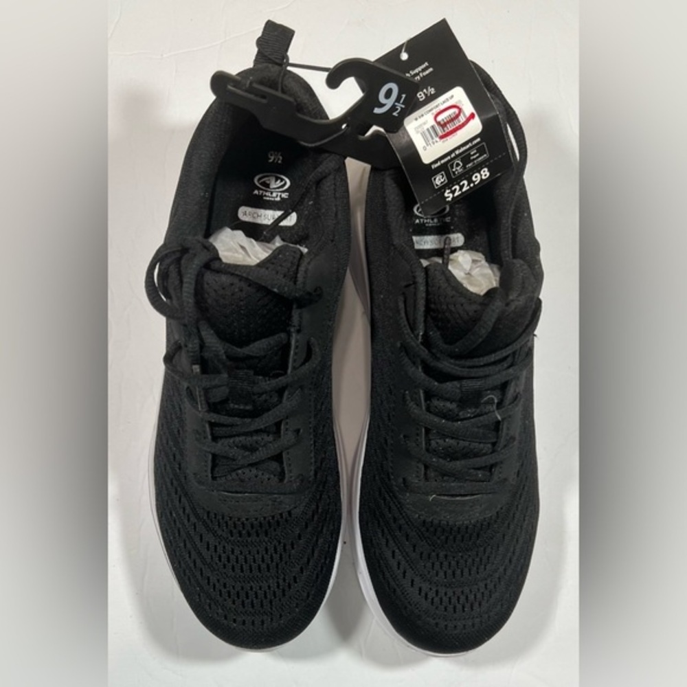 NWT ATHLETIC WORKS BLACK SNEAKERS SIZE 9.5